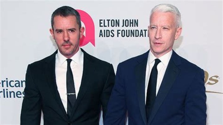5 Things On Anderson Cooper’s Former Partner – Hollywood Life