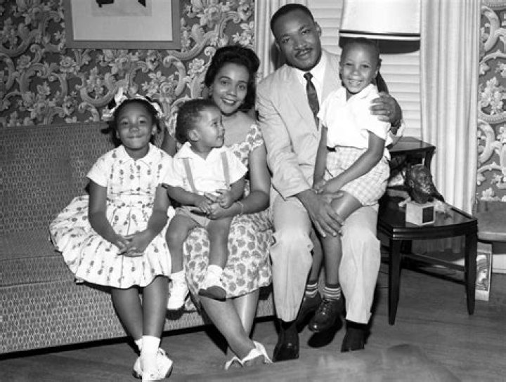 Facts About His 4 Children From 2 Relationships – Hollywood Life