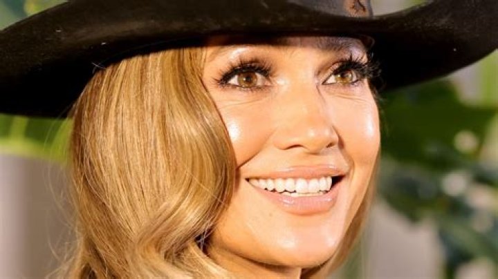 Jennifer Lopez’s Hairstylist Just Launched A $45 Hair Mask That Will Give You Silky Hair Like The Star