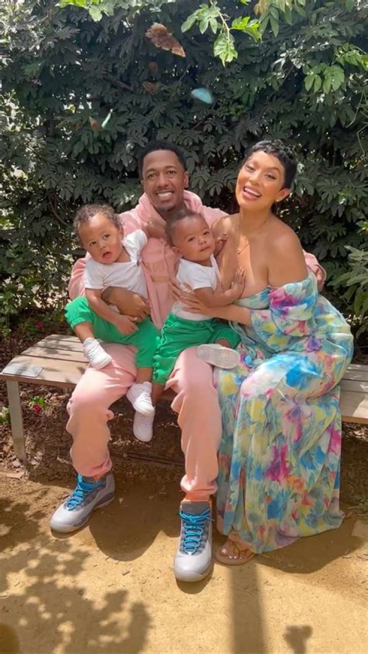 Nick Cannon Kisses His Newborn Twins With Mom Abby De La Rosa 1 Month After Surprise Birth — Photos