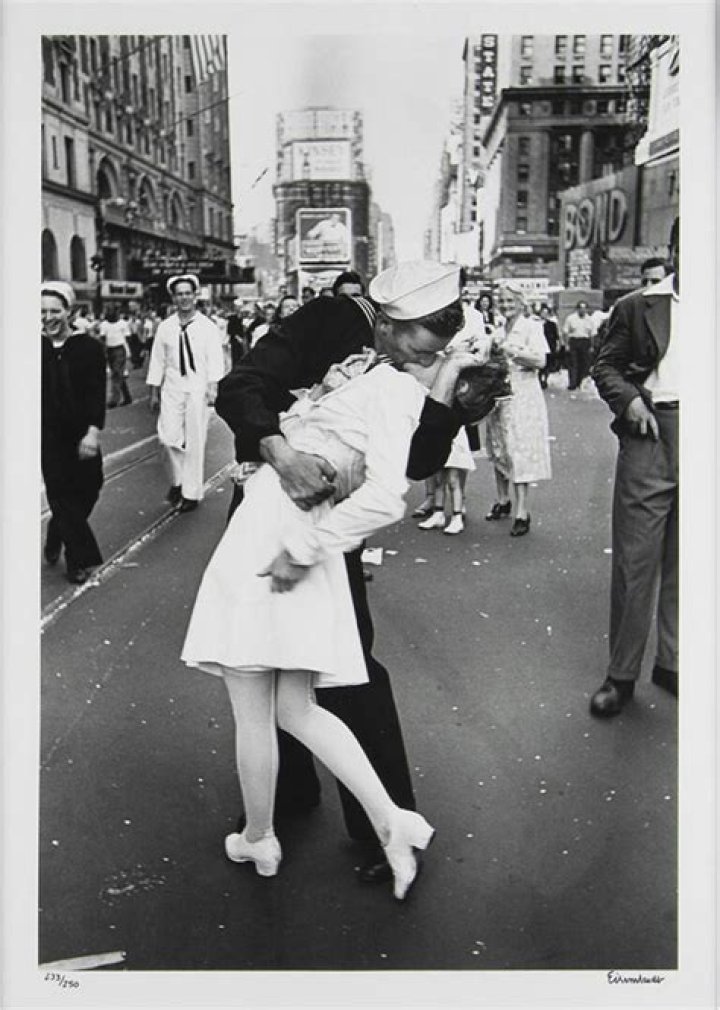 See The Most Memorable Photos – Hollywood Life