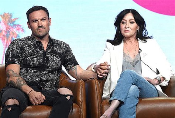 Shannen Doherty’s A ‘Fighter’ Amidst Cancer Battle – Hollywood Life
