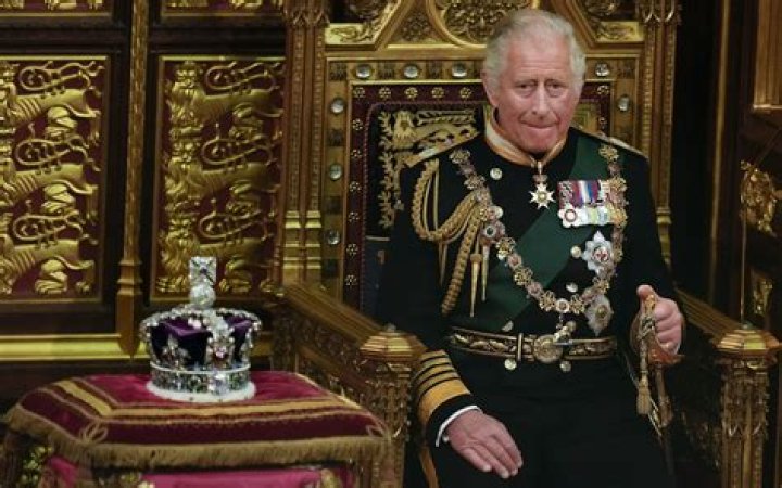Who Wins The English Throne? – Hollywood Life